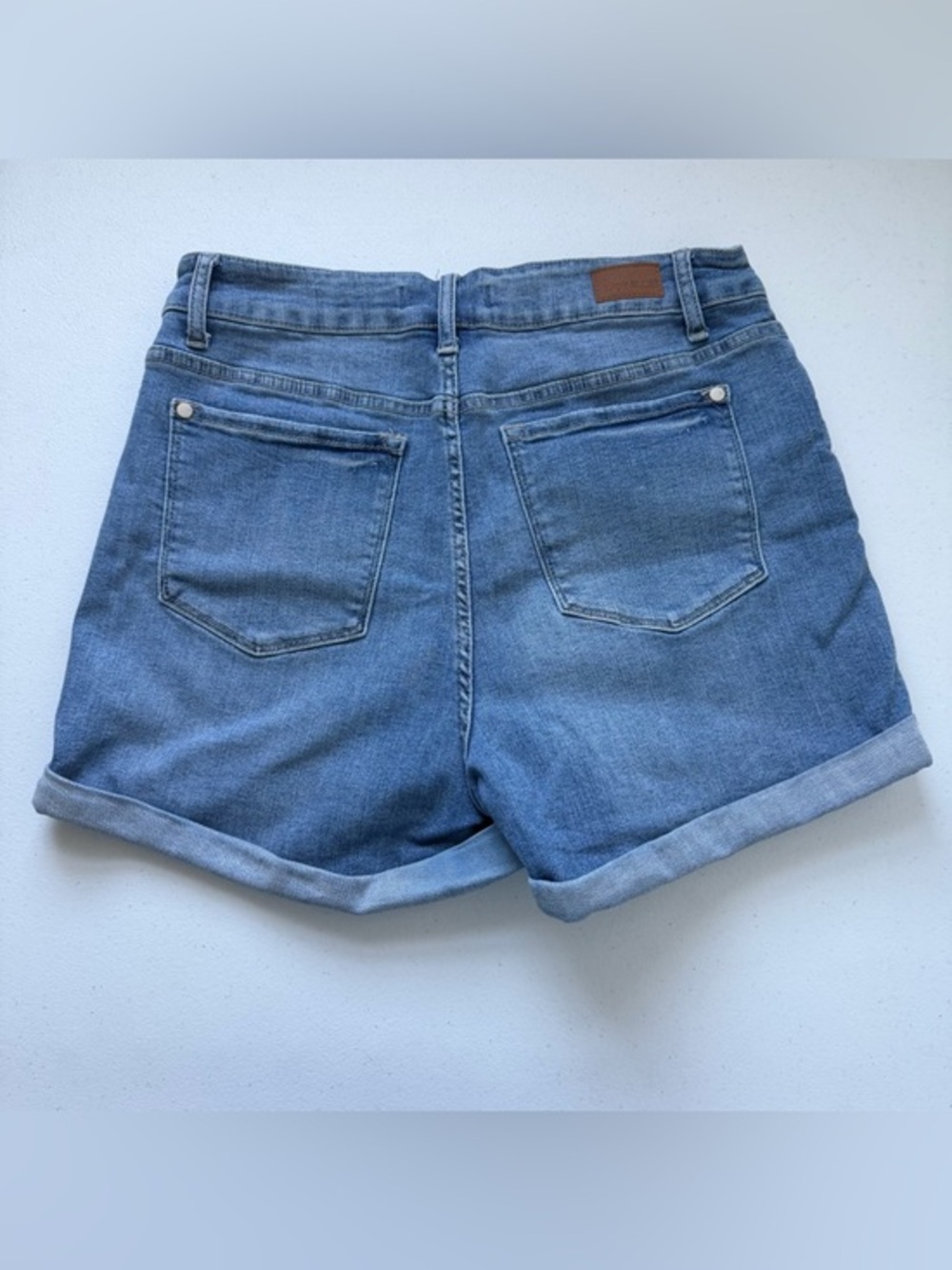 Judy Blue High‎ Waist Medium Wash Cuffed Denim Shorts XL
JB150096 - Picture 5 of 8